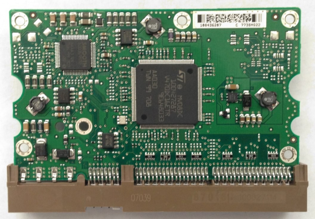 PCB STM3320620A Maxtor P/N: 9DP04G-326 F/W: 3.AAE 320GB 100436207